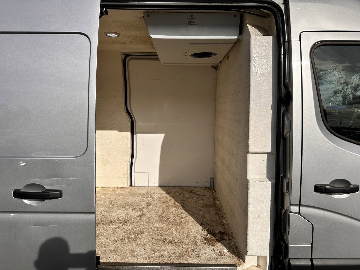 Renault Master T35 2.3 dCi 180 L2H2 Energy ( 3-Pers ) *REFRIGERATED VEHICLE | DOUBLE SLIDING DOORS | CAMERA | AIR CONDITIONING | BLIND SPOT MONITOR | CRUISE CONTROL | PARKING SENSORS | TOW BAR*