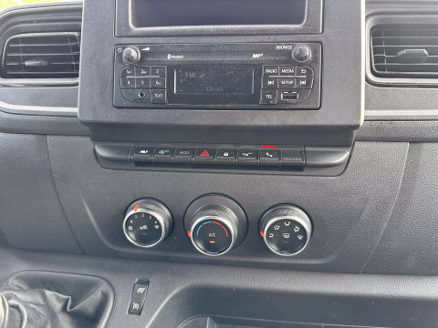 Renault Master T35 2.3 dCi 180 L2H2 Energy ( 3-Pers ) *REFRIGERATED VEHICLE | DOUBLE SLIDING DOORS | CAMERA | AIR CONDITIONING | BLIND SPOT MONITOR | CRUISE CONTROL | PARKING SENSORS | TOW BAR*