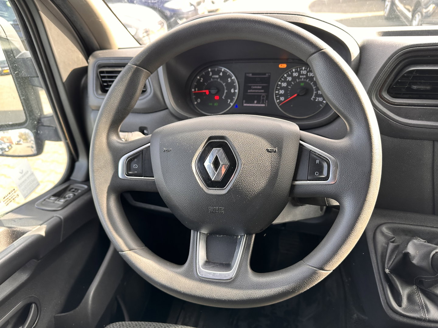 Renault Master T35 2.3 dCi 180 L2H2 Energy ( 3-Pers ) *REFRIGERATED VEHICLE | DOUBLE SLIDING DOORS | CAMERA | AIR CONDITIONING | BLIND SPOT MONITOR | CRUISE CONTROL | PARKING SENSORS | TOW BAR*
