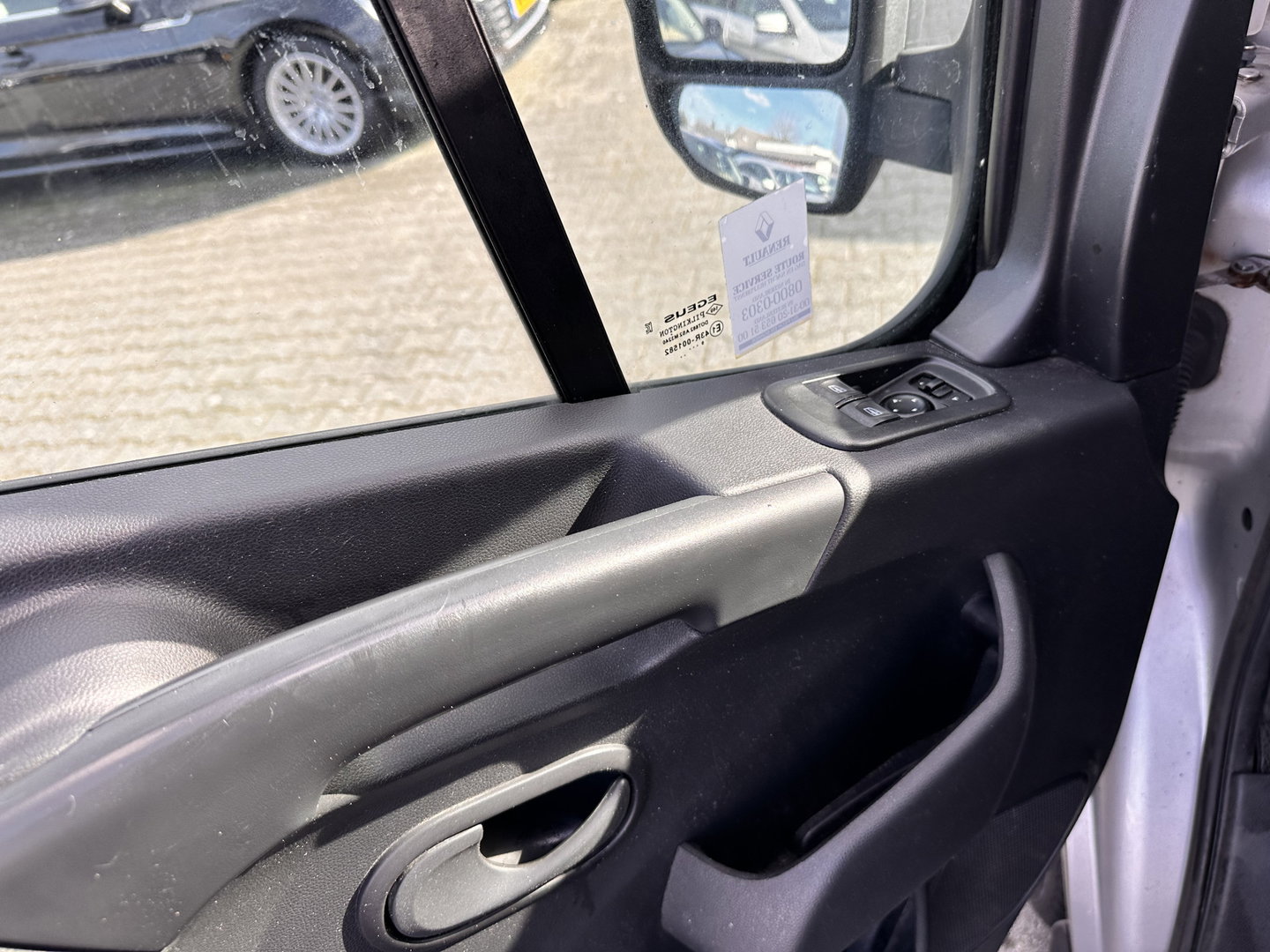 Renault Master T35 2.3 dCi 180 L2H2 Energy ( 3-Pers ) *REFRIGERATED VEHICLE | DOUBLE SLIDING DOORS | CAMERA | AIR CONDITIONING | BLIND SPOT MONITOR | CRUISE CONTROL | PARKING SENSORS | TOW BAR*