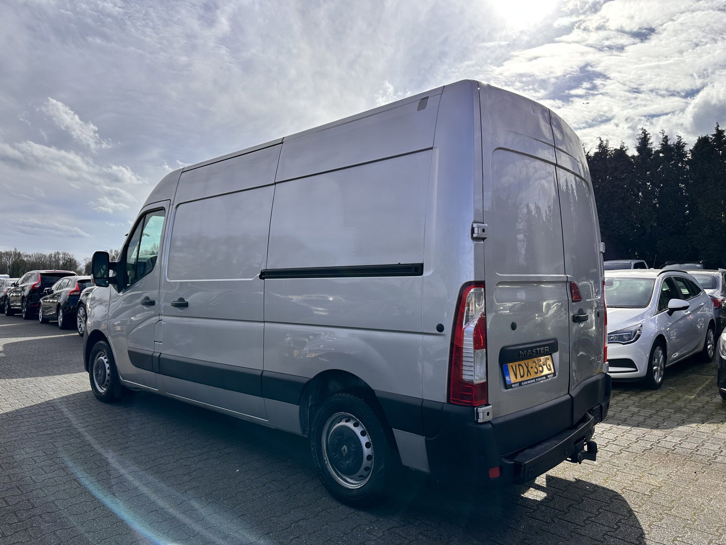 Renault Master T35 2.3 dCi 180 L2H2 Energy ( 3-Pers ) *REFRIGERATED VEHICLE | DOUBLE SLIDING DOORS | CAMERA | AIR CONDITIONING | BLIND SPOT MONITOR | CRUISE CONTROL | PARKING SENSORS | TOW BAR*