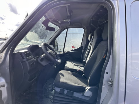 Renault Master T35 2.3 dCi 180 L2H2 Energy ( 3-Pers ) *REFRIGERATED VEHICLE | DOUBLE SLIDING DOORS | CAMERA | AIR CONDITIONING | BLIND SPOT MONITOR | CRUISE CONTROL | PARKING SENSORS | TOW BAR*