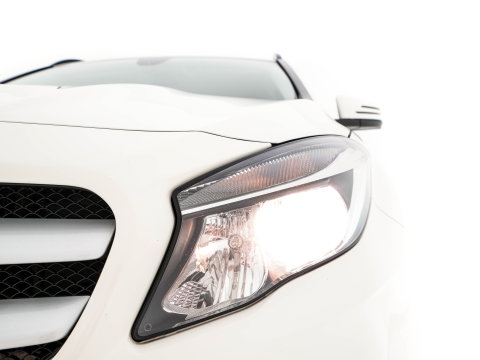 Mercedes-Benz GLA 200 CDI Ambition *NAVI-FULLMAP | ECC | CRUISE | HEATED-COMFORT-SEATS | TOWBAR | PDC |  CARBON-INLAY | 17"ALU*