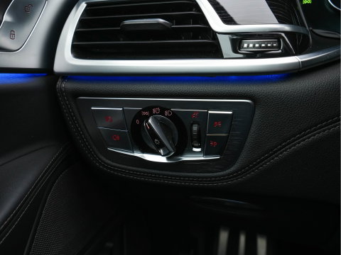 BMW 7 Serie 750i Long M-Aerodynamic xDrive High Executive Aut. *PANO | DESIGN-LEATHER | LASER-LED | SOFTCLOSE |TOPVIEW | HARMAN/KARDON-SOUND | MEMORY-PACK | NAVI-FULLMAP | KEYLESS | ADAPTIVE-CRUISE | HEAD-UP | MASSAGE/HEATED/COOLED-COMFORT-SEATS | .