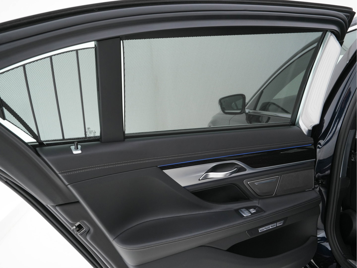 BMW 7 Serie 750i Long M-Aerodynamic xDrive High Executive Aut. *PANO | DESIGN-LEATHER | LASER-LED | SOFTCLOSE |TOPVIEW | HARMAN/KARDON-SOUND | MEMORY-PACK | NAVI-FULLMAP | KEYLESS | ADAPTIVE-CRUISE | HEAD-UP | MASSAGE/HEATED/COOLED-COMFORT-SEATS | .