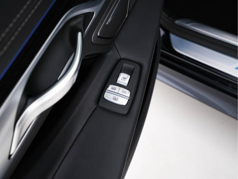BMW 7 Serie 750i Long M-Aerodynamic xDrive High Executive Aut. *PANO | DESIGN-LEATHER | LASER-LED | SOFTCLOSE |TOPVIEW | HARMAN/KARDON-SOUND | MEMORY-PACK | NAVI-FULLMAP | KEYLESS | ADAPTIVE-CRUISE | HEAD-UP | MASSAGE/HEATED/COOLED-COMFORT-SEATS | .