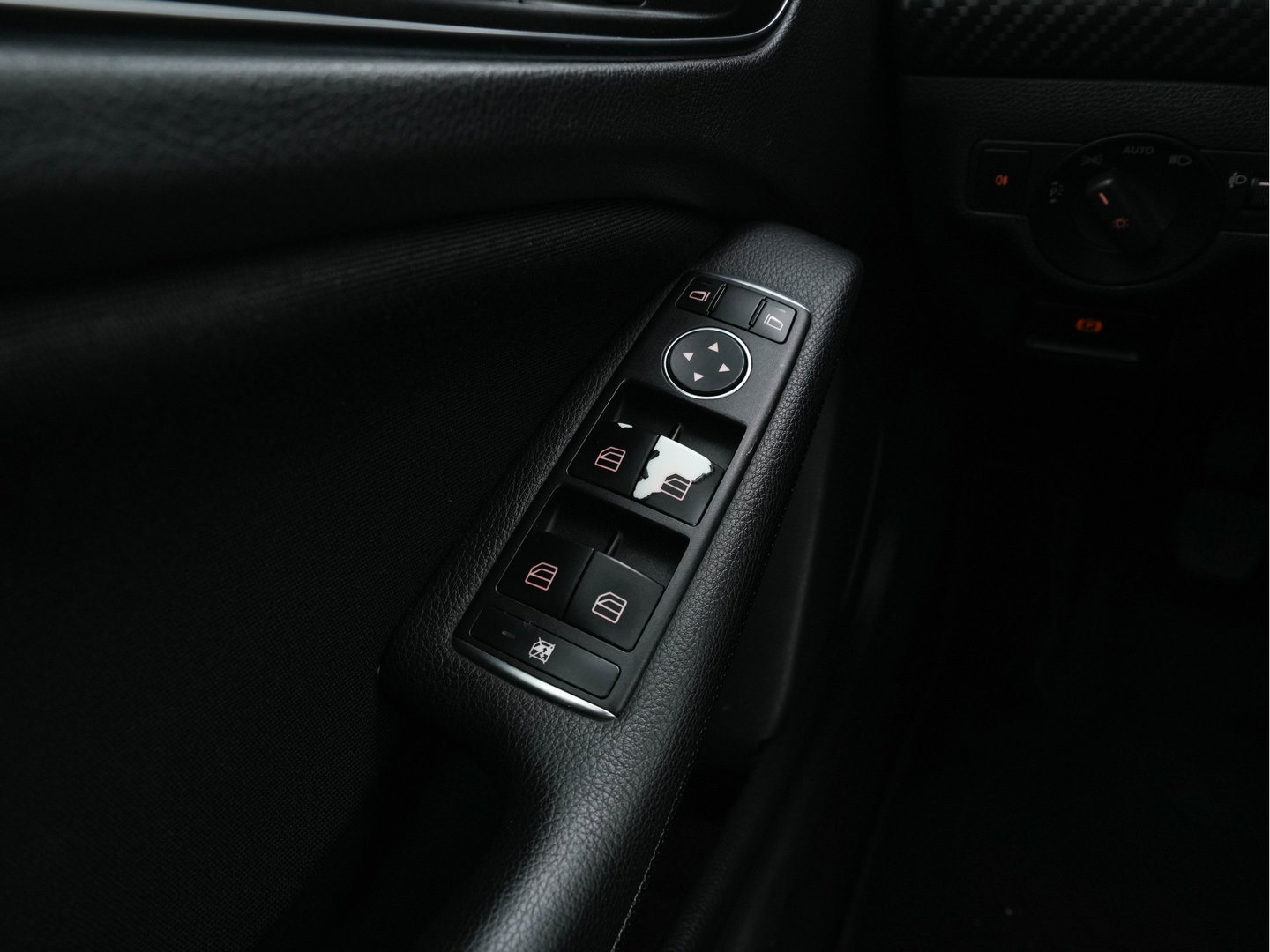 Mercedes-Benz GLA 180 CDI (INCL-BTW) *NAVI-FULLMAP | AIRCO | COMFORT-SEATS | CARBON-INLAY |  17"ALU*