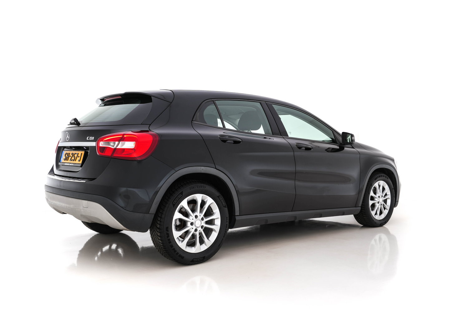 Mercedes-Benz GLA 180 CDI (INCL-BTW) *NAVI-FULLMAP | AIRCO | COMFORT-SEATS | CARBON-INLAY |  17"ALU*