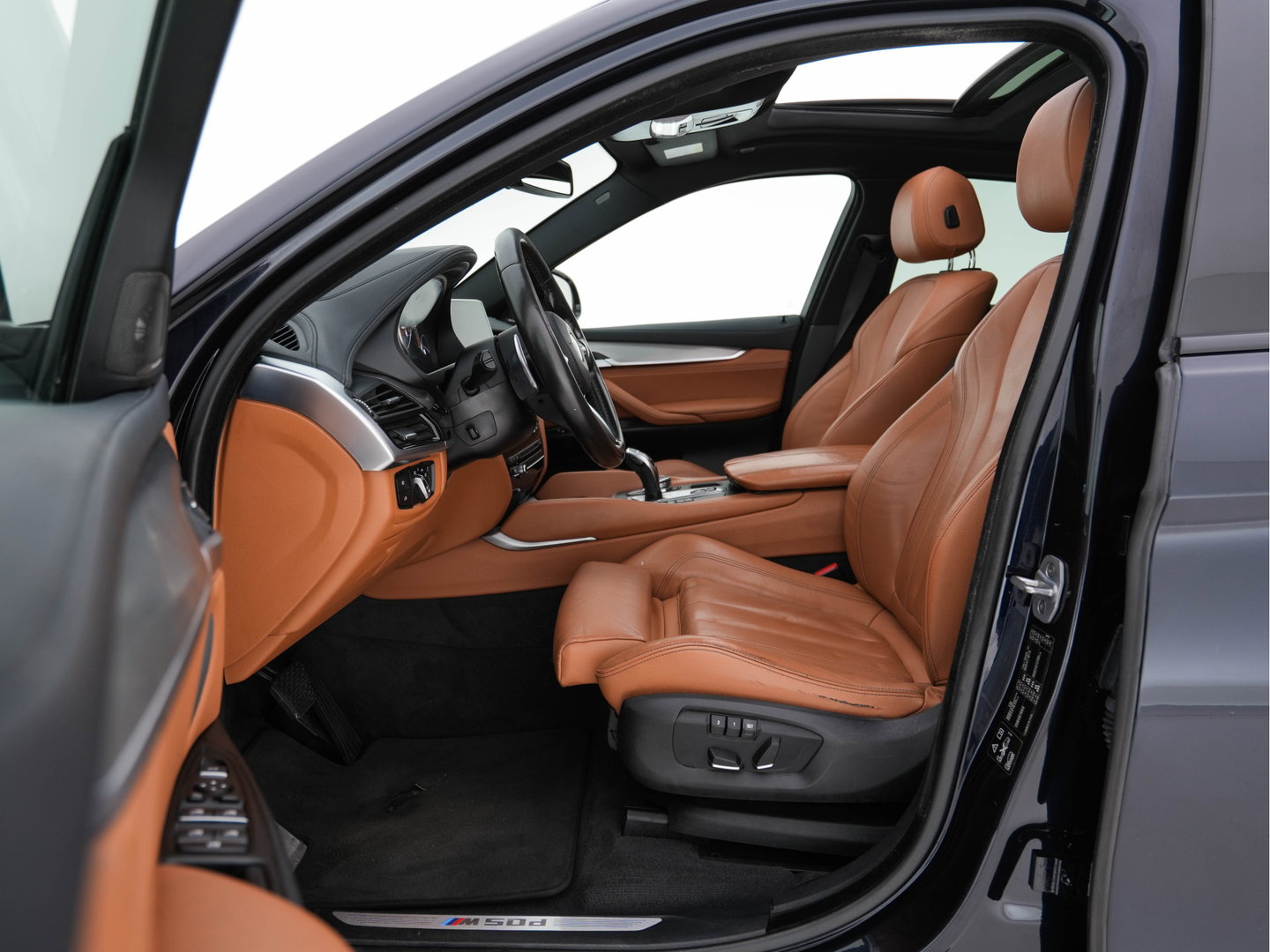 BMW X6 M50d M-Sportpack Aut. *PANO | LEATHER | FULL-LED | HARMAN/KARDON-SURROUND | MEMORY-PACK | TOPVIEW | HEAD-UP | NAVI-FULLMAP | SHIFT-PADDLES | CRUISE | HEATED-SPORTSEATS | 20''ALU*
