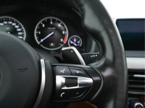 BMW X6 M50d M-Sportpack Aut. *PANO | LEATHER | FULL-LED | HARMAN/KARDON-SURROUND | MEMORY-PACK | TOPVIEW | HEAD-UP | NAVI-FULLMAP | SHIFT-PADDLES | CRUISE | HEATED-SPORTSEATS | 20''ALU*