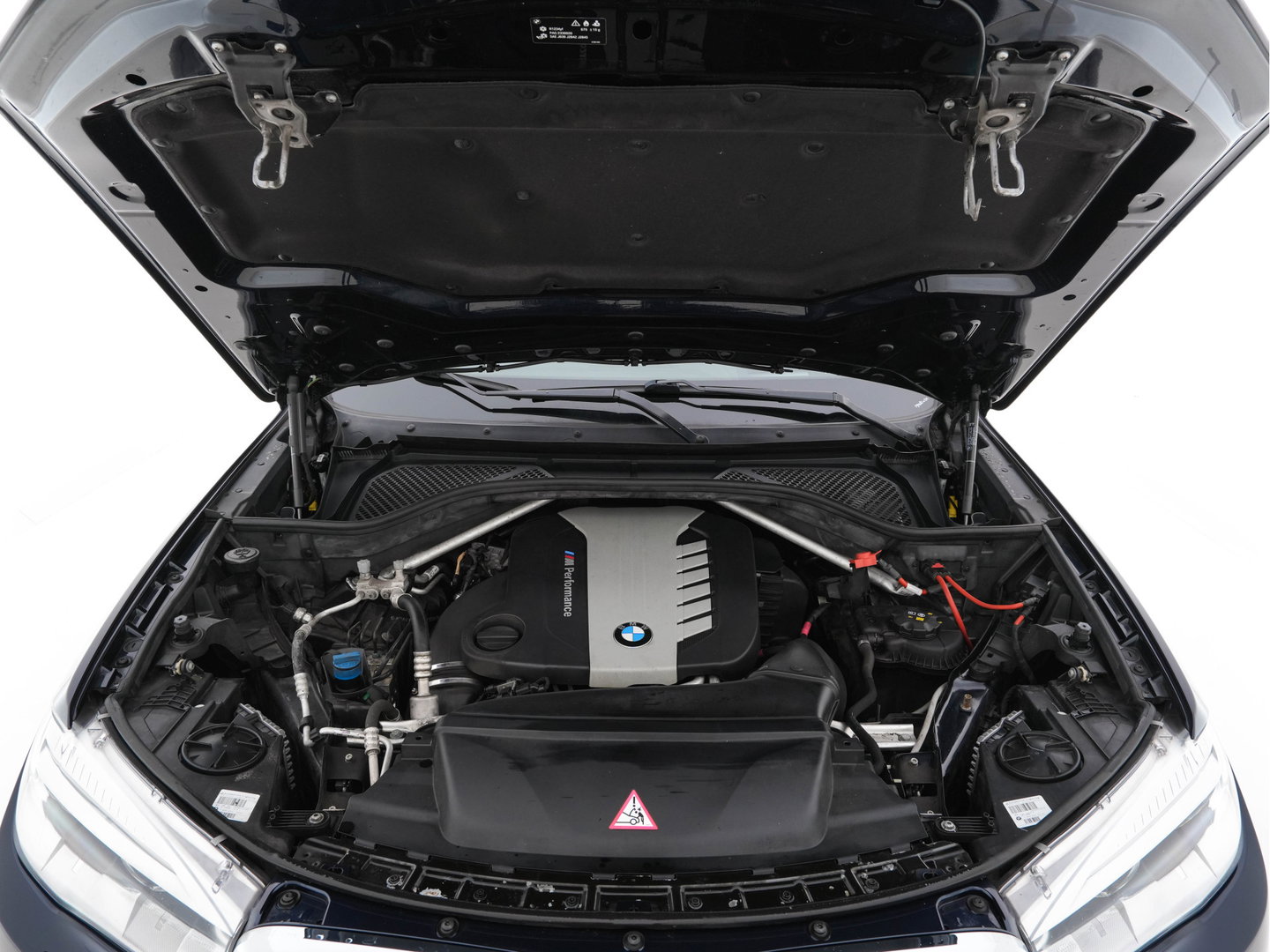 BMW X6 M50d M-Sportpack Aut. *PANO | LEATHER | FULL-LED | HARMAN/KARDON-SURROUND | MEMORY-PACK | TOPVIEW | HEAD-UP | NAVI-FULLMAP | SHIFT-PADDLES | CRUISE | HEATED-SPORTSEATS | 20''ALU*