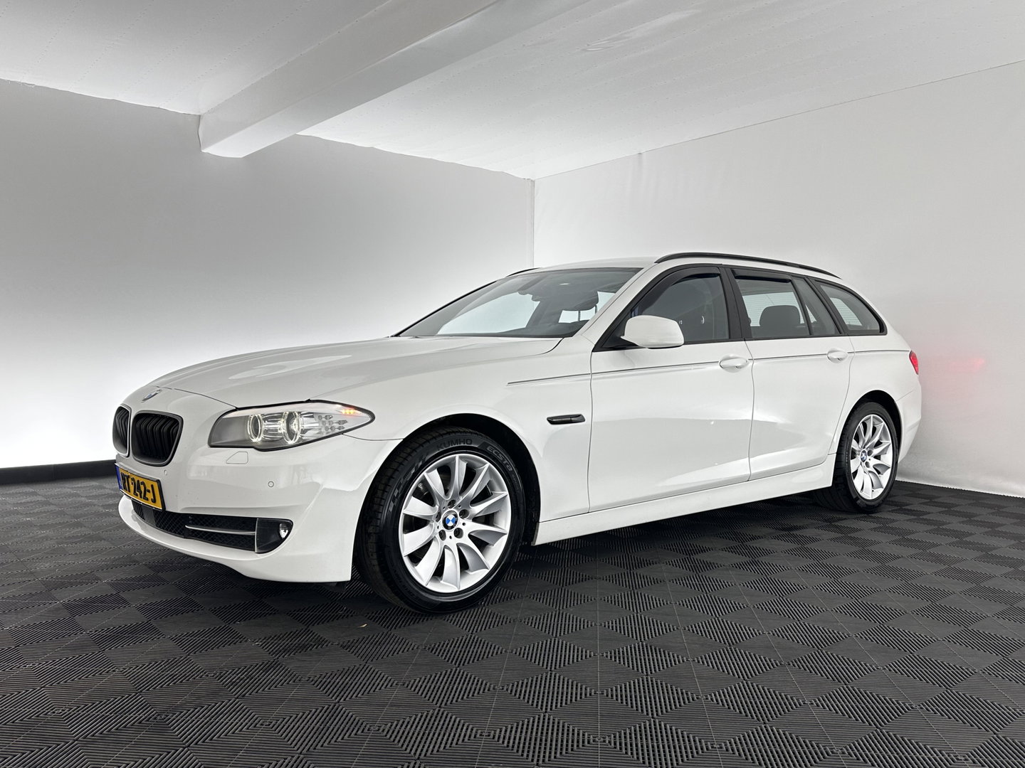 BMW 5 Serie Touring 520d Shadow-line *BI-XENON | NAVI-FULLMAP | HEATED-COMFORTSEATS | ECC | KEYLESS | PDC | CRUISE | 18''ALU*