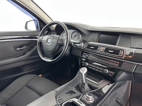 BMW 5 Serie Touring 520d Shadow-line *BI-XENON | NAVI-FULLMAP | HEATED-COMFORTSEATS | ECC | KEYLESS | PDC | CRUISE | 18''ALU*