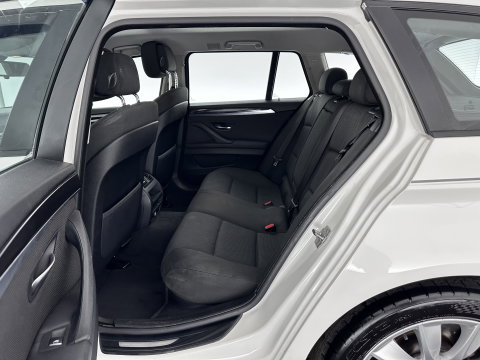 BMW 5 Serie Touring 520d Shadow-line *BI-XENON | NAVI-FULLMAP | HEATED-COMFORTSEATS | ECC | KEYLESS | PDC | CRUISE | 18''ALU*