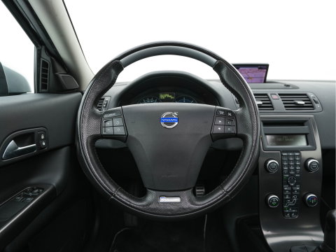 Volvo C30 1.6 D2 R-Design Luxury-Line *PANO | BI-XENON | LEATHER-FABRIC | NAVI-FULLMAP | HEATED-SPORTSEATS | ECC | CARBON-INLAY | PDC | PREMIUM-AUDIO | CRUISE | 17''ALU*