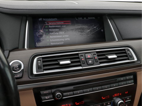 BMW 7 Serie 740d xDrive M-Sportpack Aut. *PANO | LEATHER | FULL-LED | TOPVIEW | NAVI-FULLMAP | SOFTCLOSE | HEAD-UP | HARMAN/KARDON | KEYLESS | CRUISE | HEATED-SPORTSEATS | LANE-ASSIST | MEMORY-PACK | TOWBAR |  20"ALU*