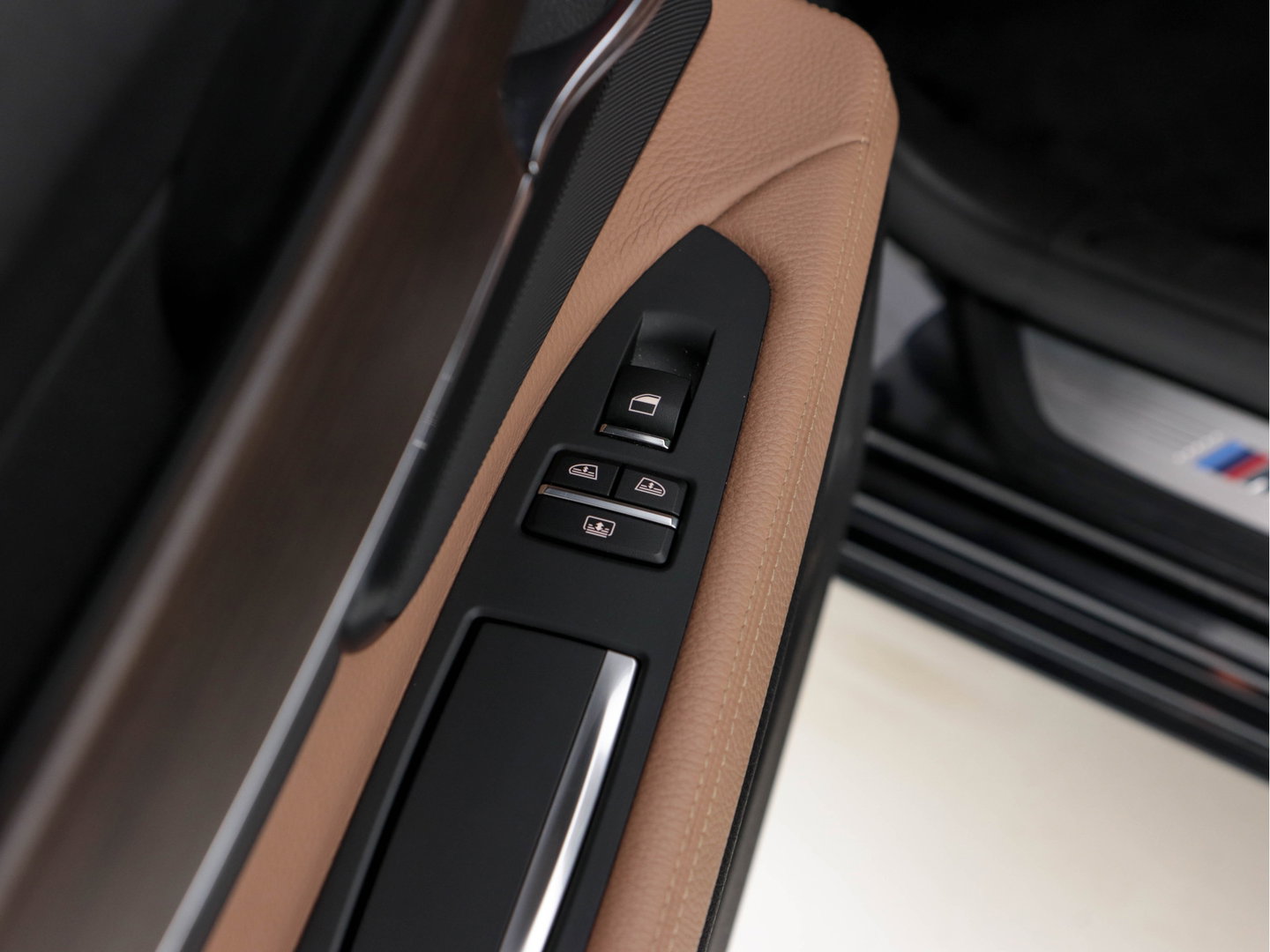 BMW 7 Serie 740d xDrive M-Sportpack Aut. *PANO | LEATHER | FULL-LED | TOPVIEW | NAVI-FULLMAP | SOFTCLOSE | HEAD-UP | HARMAN/KARDON | KEYLESS | CRUISE | HEATED-SPORTSEATS | LANE-ASSIST | MEMORY-PACK | TOWBAR |  20"ALU*