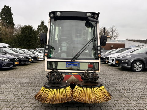 Schmidt SWINGO 200 Compact Sweeper