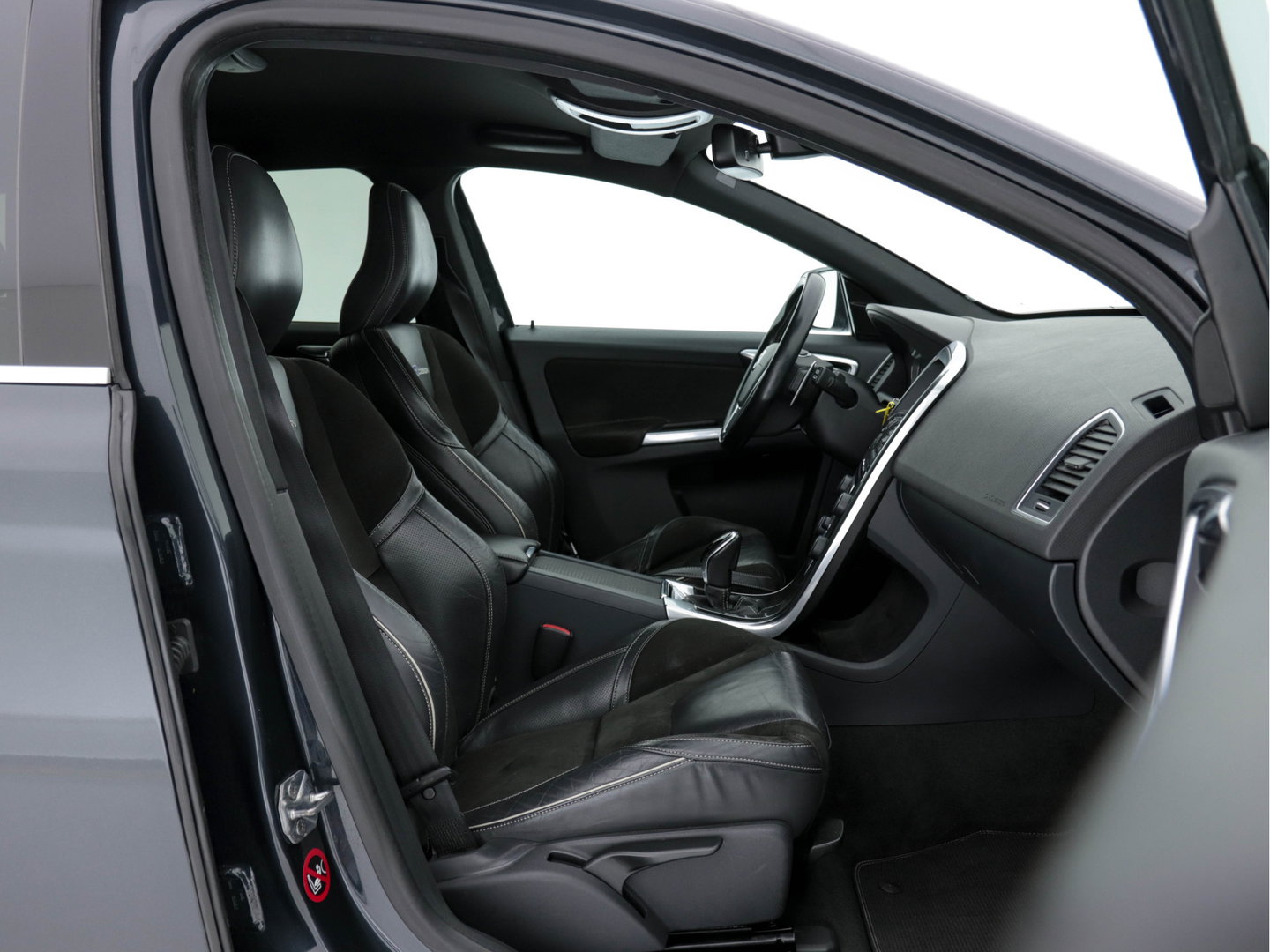Volvo XC60 2.0 D4 R-Design FWD Aut. *NAVI-FULLMAP | LEATHER-ALCANTARA | ECC | HEATED-SPORTSEATS | PRIVACY-GLASS |  PDC | SHIFTPADDLES | CRUISE | 18"ALU*