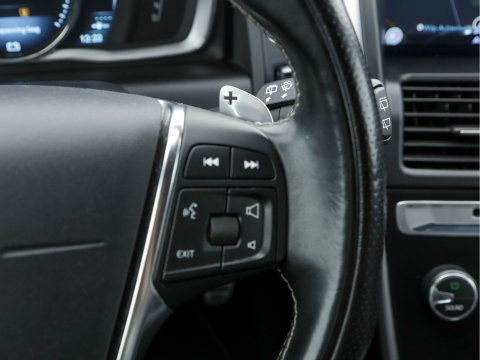 Volvo XC60 2.0 D4 R-Design FWD Aut. *NAVI-FULLMAP | LEATHER-ALCANTARA | ECC | HEATED-SPORTSEATS | PRIVACY-GLASS |  PDC | SHIFTPADDLES | CRUISE | 18"ALU*