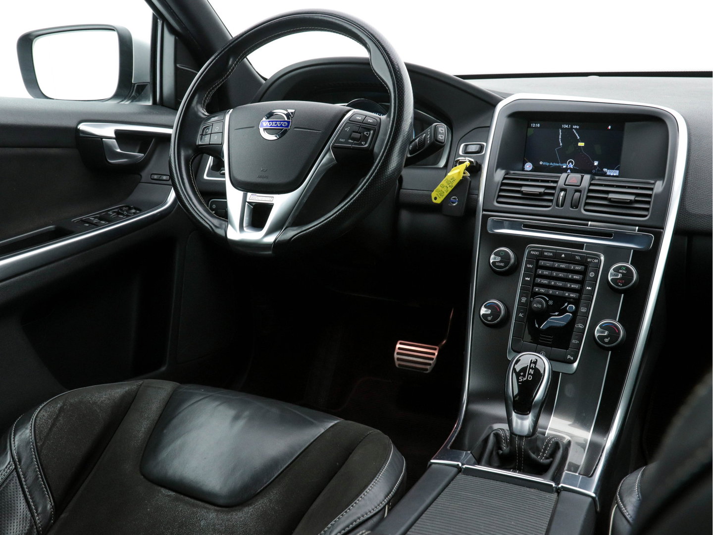 Volvo XC60 2.0 D4 R-Design FWD Aut. *NAVI-FULLMAP | LEATHER-ALCANTARA | ECC | HEATED-SPORTSEATS | PRIVACY-GLASS |  PDC | SHIFTPADDLES | CRUISE | 18"ALU*