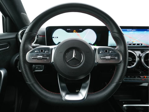 Mercedes-Benz A-Klasse 180 AMG-Line Business Solution *PANO | LEATHER-MICROFIBRE | WIDESCREEN-COCKPIT | FULL-LED | CAMERA | ECC | PDC | CRUISE | HEATED-SPORTSEATS | PRIVACY-GLASS | 18"ALU*