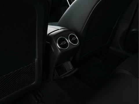 Mercedes-Benz A-Klasse 180 AMG-Line Business Solution *PANO | LEATHER-MICROFIBRE | WIDESCREEN-COCKPIT | FULL-LED | CAMERA | ECC | PDC | CRUISE | HEATED-SPORTSEATS | PRIVACY-GLASS | 18"ALU*