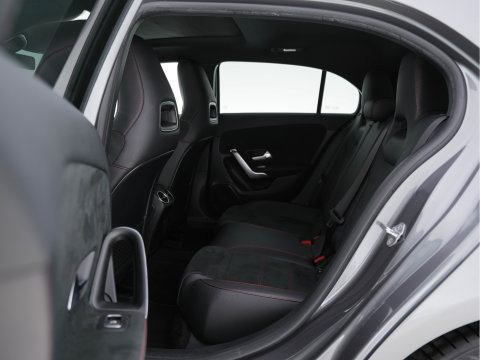 Mercedes-Benz A-Klasse 180 AMG-Line Business Solution *PANO | LEATHER-MICROFIBRE | WIDESCREEN-COCKPIT | FULL-LED | CAMERA | ECC | PDC | CRUISE | HEATED-SPORTSEATS | PRIVACY-GLASS | 18"ALU*