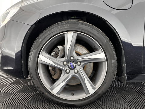 Volvo V60 2.4 D6 AWD Hybrid Summum ( Plug-In) Aut. *PANO | BI-XENON | LEATHER | PREMIUM-SOUND-AUDIO | NAVI-FULLMAP | MEMORY-PACK | ADAPTIVE-CRUISE | CAMERA | HEATED-SPORTSEATS | TOWBAR | BLINDSPOT | 18"ALU*