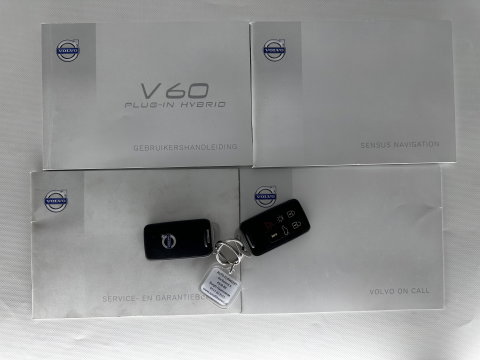 Volvo V60 2.4 D6 AWD Hybrid Summum ( Plug-In) Aut. *PANO | BI-XENON | LEATHER | PREMIUM-SOUND-AUDIO | NAVI-FULLMAP | MEMORY-PACK | ADAPTIVE-CRUISE | CAMERA | HEATED-SPORTSEATS | TOWBAR | BLINDSPOT | 18"ALU*
