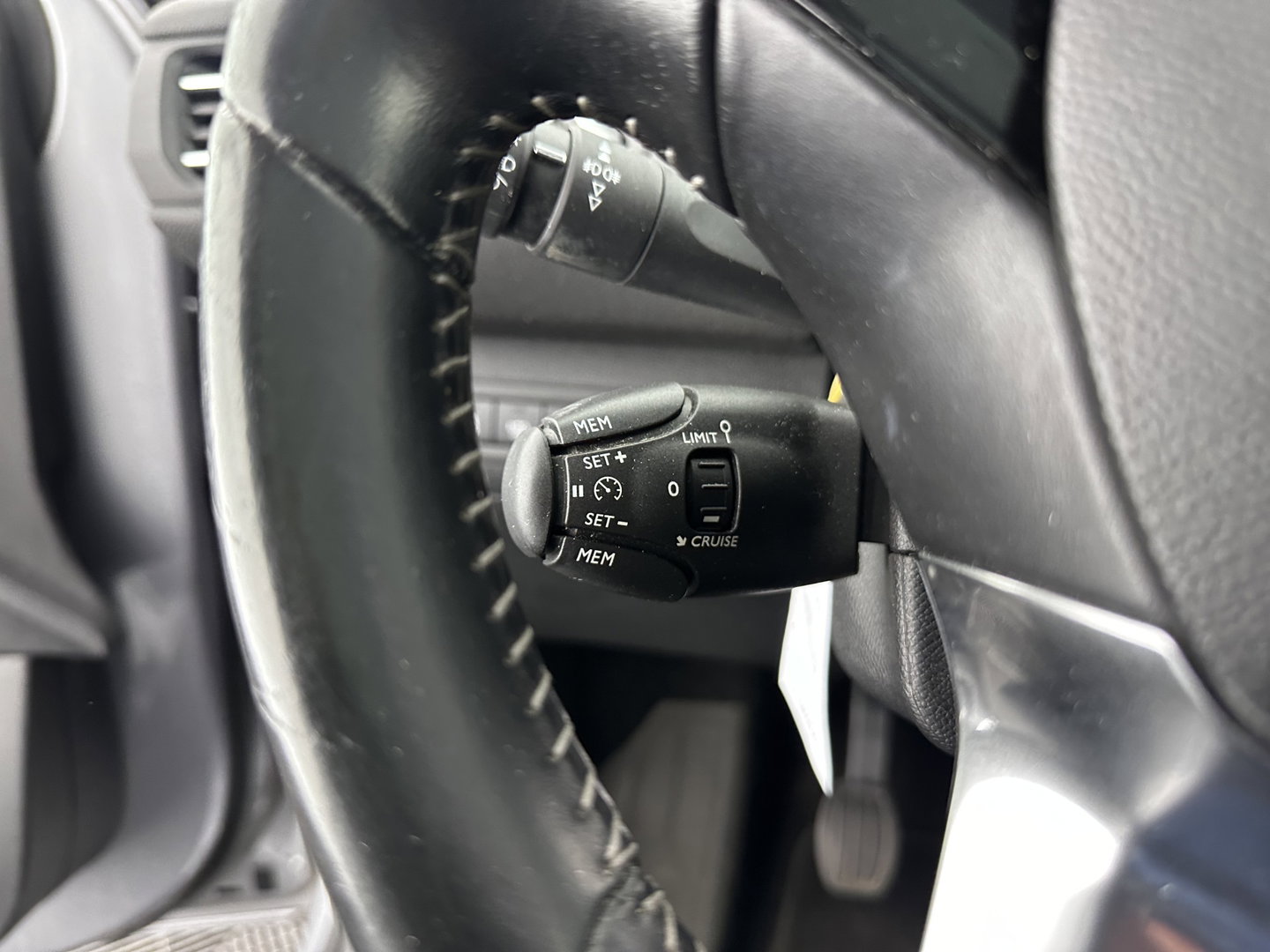 Peugeot 308 SW 1.6 BlueHDI Blue Lease Executive Pack *PANO | CAMERA | NAVI-FULLMAP | ECC | PDC | CRUISE | LANE-ASSIST | COMFORT-SEATS | 16"ALU*