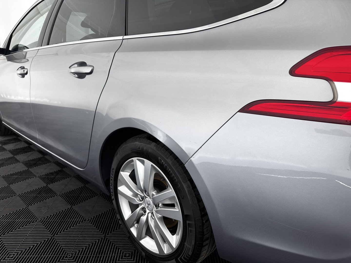 Peugeot 308 SW 1.6 BlueHDI Blue Lease Executive Pack *PANO | CAMERA | NAVI-FULLMAP | ECC | PDC | CRUISE | LANE-ASSIST | COMFORT-SEATS | 16"ALU*