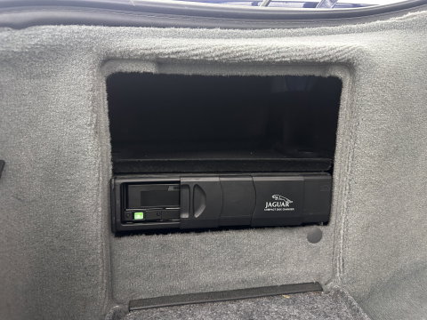 Jaguar XJ 3.5 V8 Executive [ Right-Hand-Drive ] Aut. *LEATHER | BI-XENON | ECC | WOODEN-INLAY | HEATED-COMFORTSEATS | MEMORY-PACK | JAGUAR-AUDIO | PDC | CRUISE | 18"ALU*