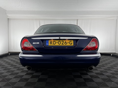 Jaguar XJ 3.5 V8 Executive [ Right-Hand-Drive ] Aut. *LEATHER | BI-XENON | ECC | WOODEN-INLAY | HEATED-COMFORTSEATS | MEMORY-PACK | JAGUAR-AUDIO | PDC | CRUISE | 18"ALU*