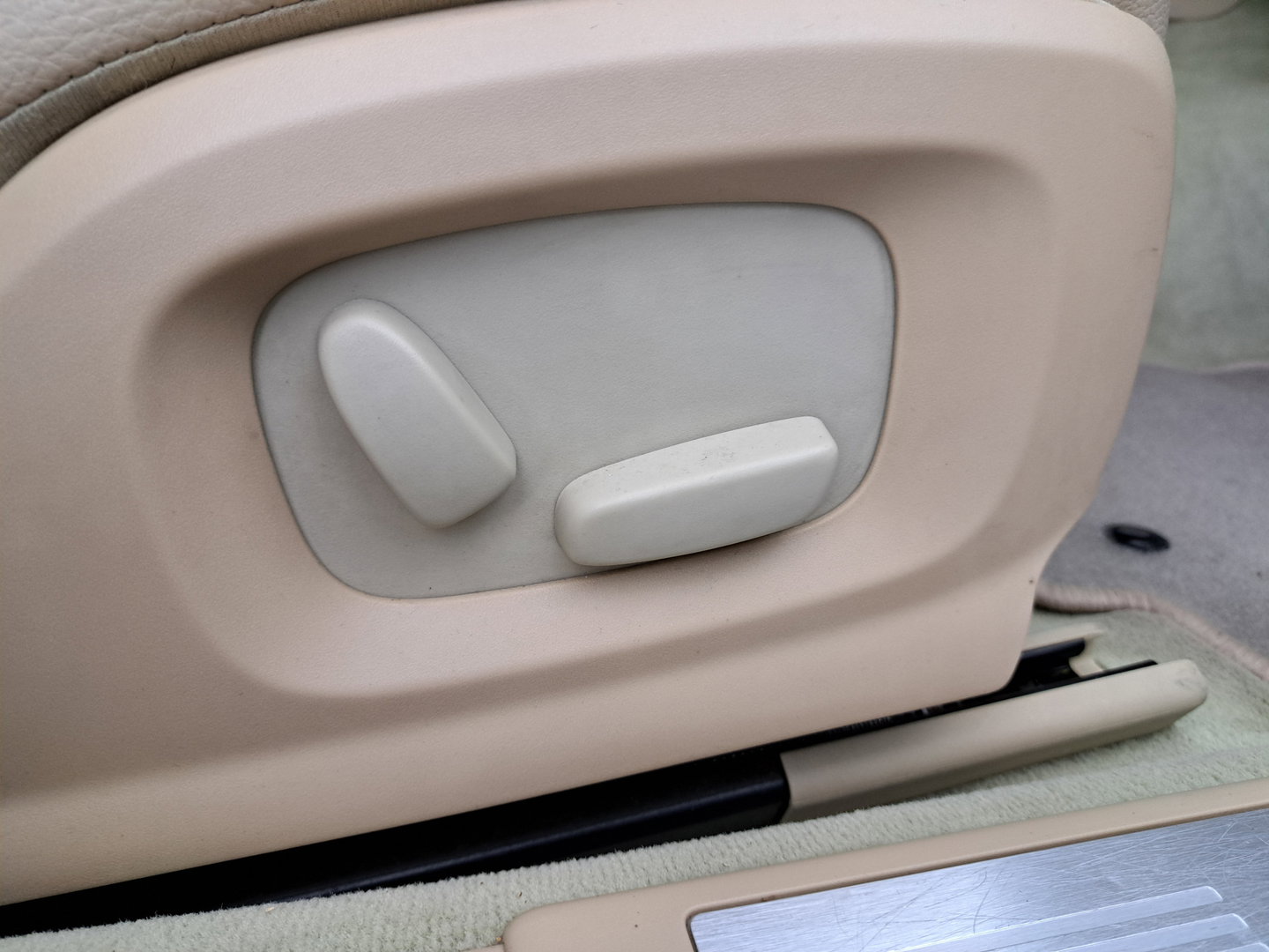 Jaguar XF 2.7D V6 Premium Luxury (⚠️#DISTRIBUTION OFF TIME NO STARTING #) Aut. *LEATHER | NAVI-FULLMAP | KEYLESS | BI-XENON | CAMERA | SHIFT-PADDLES | ENTERTAINMENT-PACK | ECC | PDC | CRUISE | COMFORT-SEATS | PRIVACY-GLASS |  19''ALU*