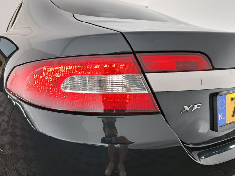 Jaguar XF 2.7D V6 Premium Luxury (⚠️#DISTRIBUTION OFF TIME NO STARTING #) Aut. *LEATHER | NAVI-FULLMAP | KEYLESS | BI-XENON | CAMERA | SHIFT-PADDLES | ENTERTAINMENT-PACK | ECC | PDC | CRUISE | COMFORT-SEATS | PRIVACY-GLASS |  19''ALU*