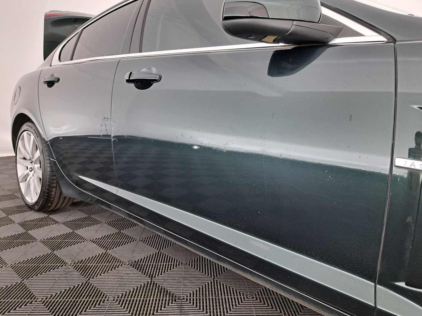 Jaguar XF 2.7D V6 Premium Luxury (⚠️#DISTRIBUTION OFF TIME NO STARTING #) Aut. *LEATHER | NAVI-FULLMAP | KEYLESS | BI-XENON | CAMERA | SHIFT-PADDLES | ENTERTAINMENT-PACK | ECC | PDC | CRUISE | COMFORT-SEATS | PRIVACY-GLASS |  19''ALU*