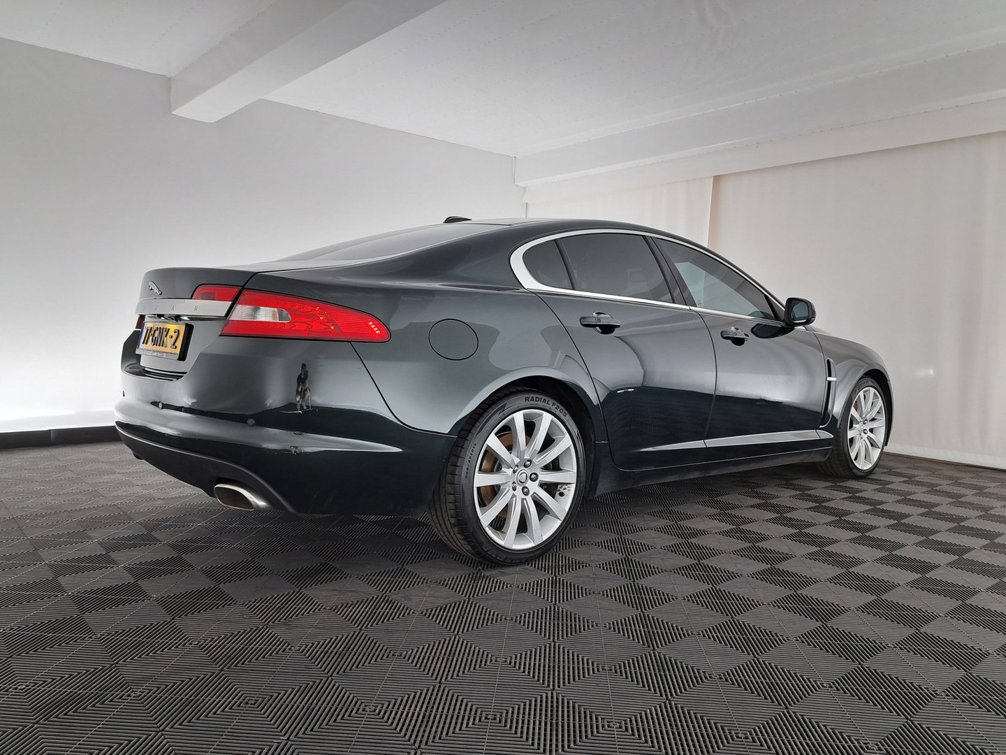 Jaguar XF 2.7D V6 Premium Luxury (⚠️#DISTRIBUTION OFF TIME NO STARTING #) Aut. *LEATHER | NAVI-FULLMAP | KEYLESS | BI-XENON | CAMERA | SHIFT-PADDLES | ENTERTAINMENT-PACK | ECC | PDC | CRUISE | COMFORT-SEATS | PRIVACY-GLASS |  19''ALU*