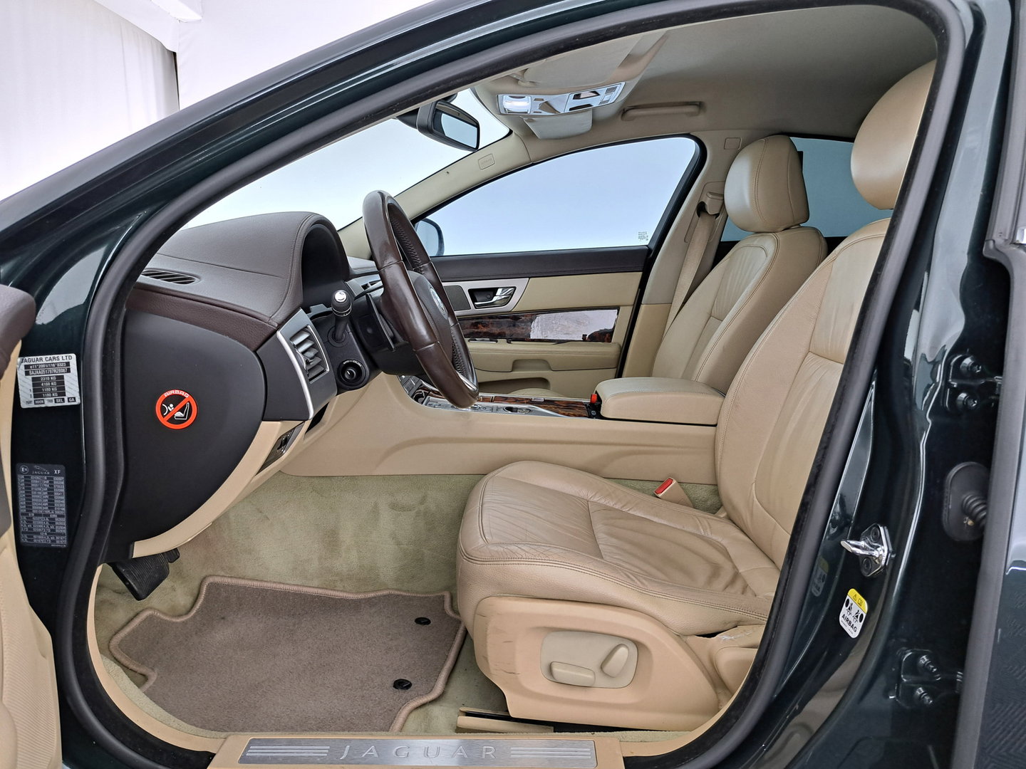 Jaguar XF 2.7D V6 Premium Luxury (⚠️#DISTRIBUTION OFF TIME NO STARTING #) Aut. *LEATHER | NAVI-FULLMAP | KEYLESS | BI-XENON | CAMERA | SHIFT-PADDLES | ENTERTAINMENT-PACK | ECC | PDC | CRUISE | COMFORT-SEATS | PRIVACY-GLASS |  19''ALU*
