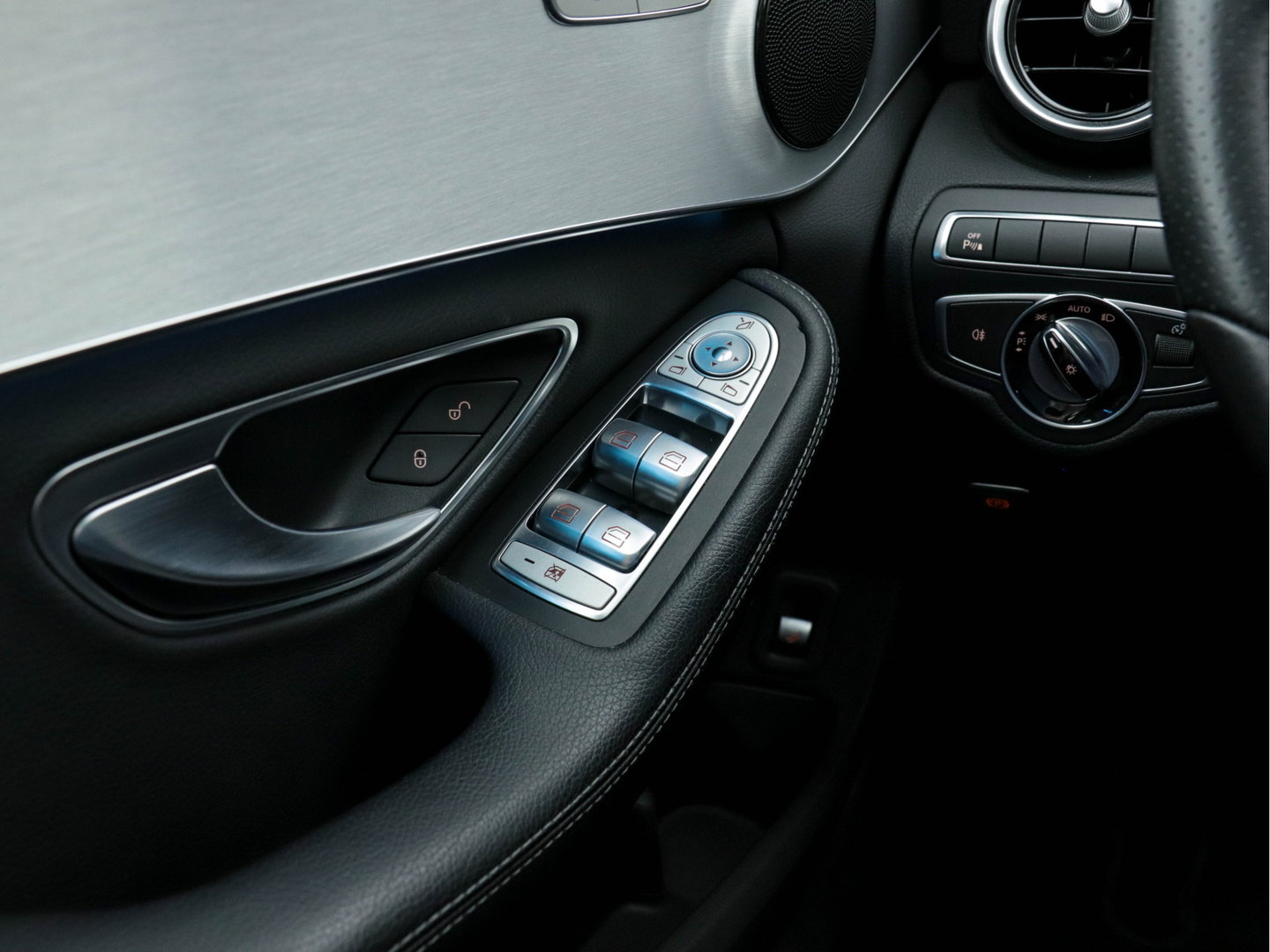Mercedes-Benz C-Klasse Estate (⚠️) 350 e Avantgarde (INCL-BTW ) Aut *NAVI-FULLMAP | FULL-LED | LEATHER-FABRIC | CAMERA | AIRMATIC | ECC | PDC | CRUISE | HEATED-SPORTSEATS | SHIFT-PADDLES |  17"ALU*
