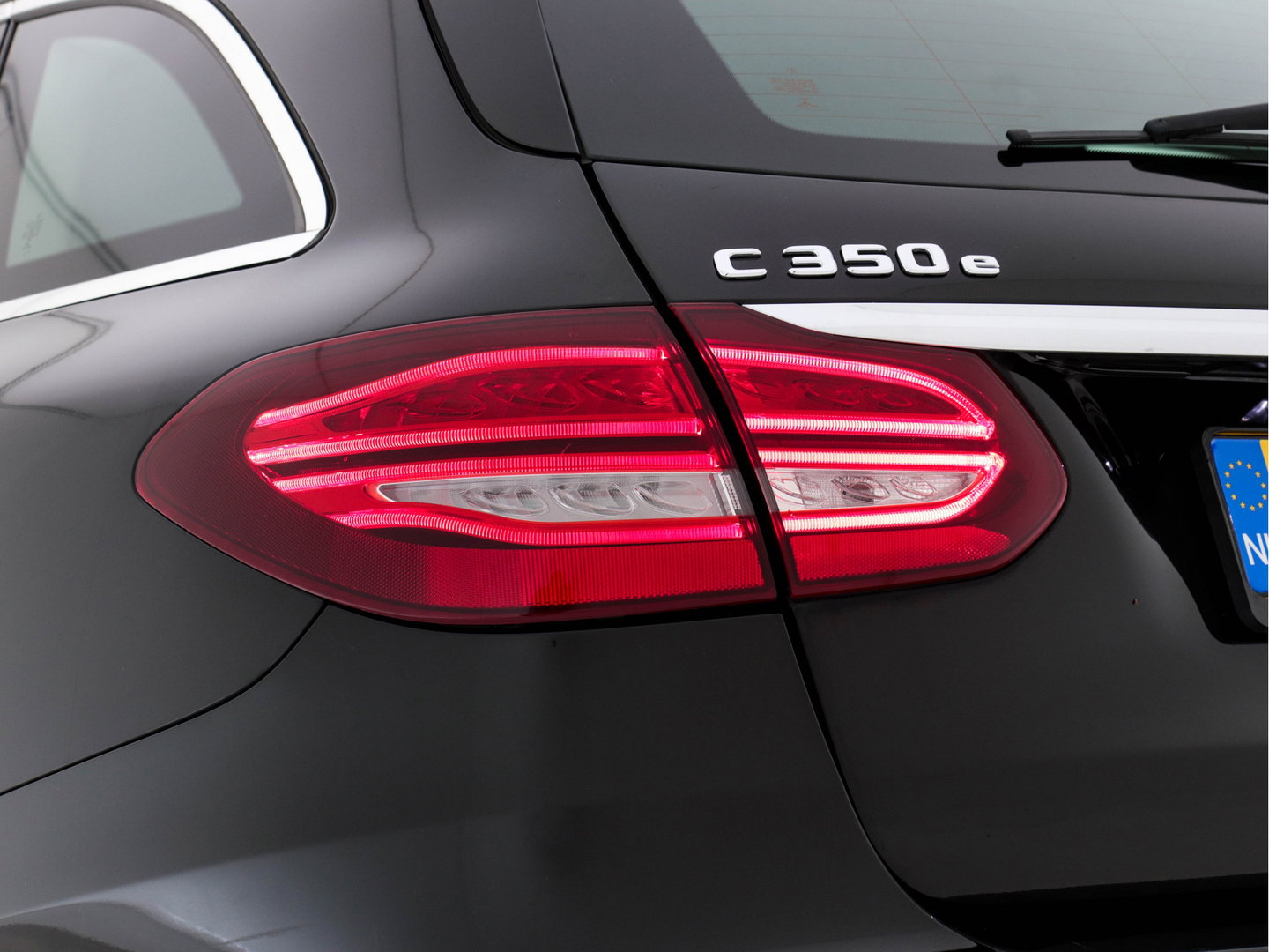 Mercedes-Benz C-Klasse Estate (⚠️) 350 e Avantgarde (INCL-BTW ) Aut *NAVI-FULLMAP | FULL-LED | LEATHER-FABRIC | CAMERA | AIRMATIC | ECC | PDC | CRUISE | HEATED-SPORTSEATS | SHIFT-PADDLES |  17"ALU*