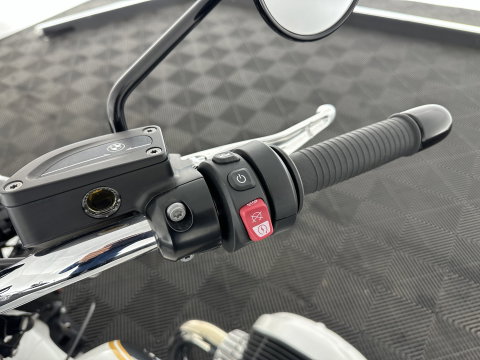 BMW R 18 Classic Option-719 (INCL-BTW) *REVERSE GEAR | CRUISE | LEATHER | LED-LIGHTS | ABS | ESP | AIRSCARF | SIDE-CASES | HANDLE-HEATING*