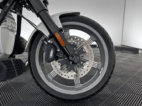 BMW R 18 Classic Option-719 (INCL-BTW) *REVERSE GEAR | CRUISE | LEATHER | LED-LIGHTS | ABS | ESP | AIRSCARF | SIDE-CASES | HANDLE-HEATING*