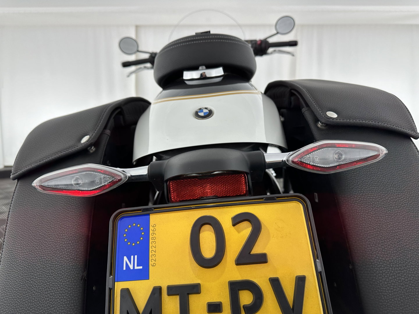 BMW R 18 Classic Option-719 (INCL-BTW) *REVERSE GEAR | CRUISE | LEATHER | LED-LIGHTS | ABS | ESP | AIRSCARF | SIDE-CASES | HANDLE-HEATING*