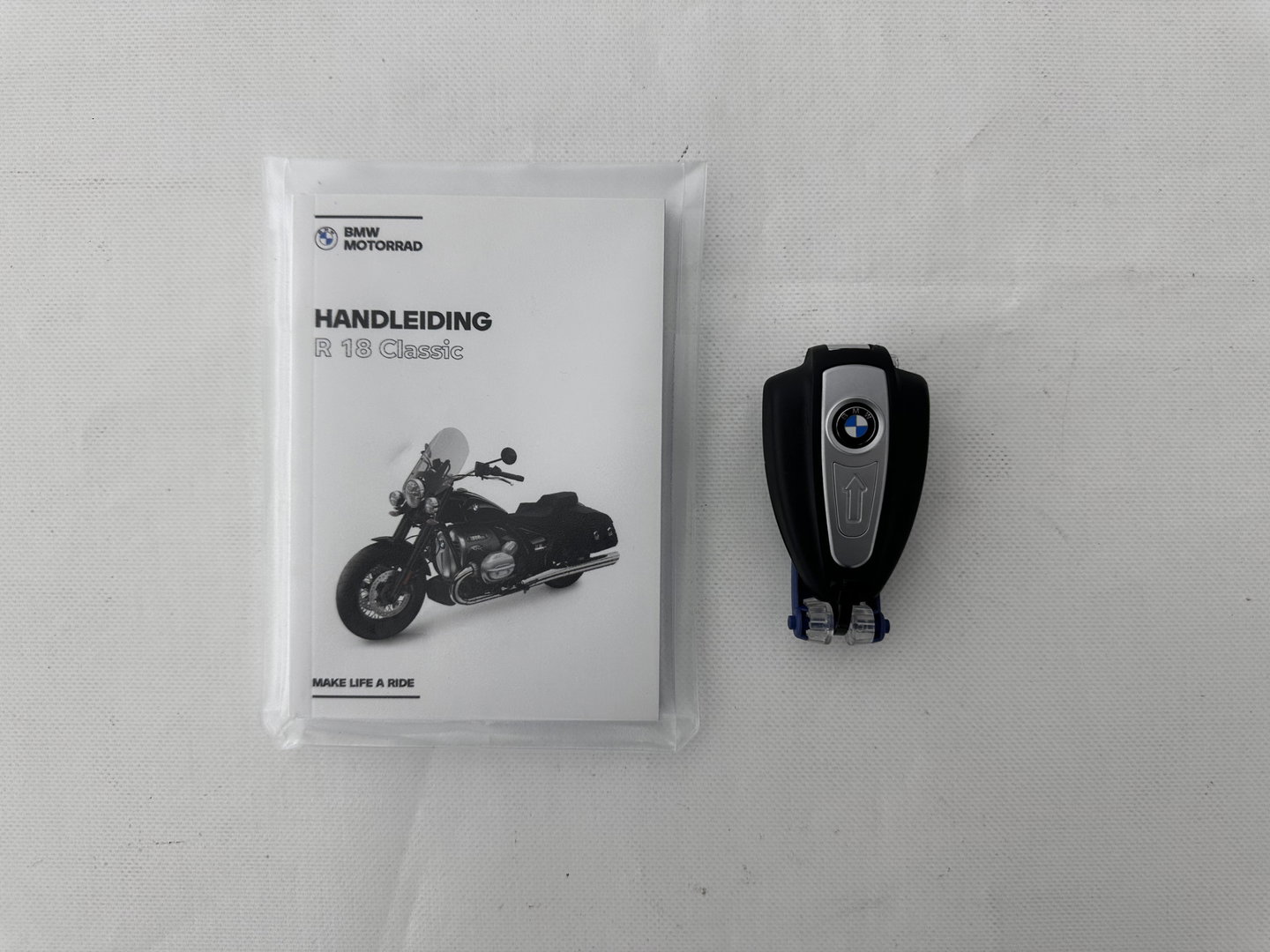 BMW R 18 Classic Option-719 (INCL-BTW) *REVERSE GEAR | CRUISE | LEATHER | LED-LIGHTS | ABS | ESP | AIRSCARF | SIDE-CASES | HANDLE-HEATING*