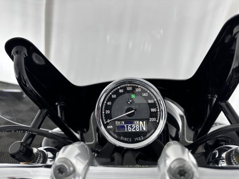 BMW R 18 Classic Option-719 (INCL-BTW) *REVERSE GEAR | CRUISE | LEATHER | LED-LIGHTS | ABS | ESP | AIRSCARF | SIDE-CASES | HANDLE-HEATING*