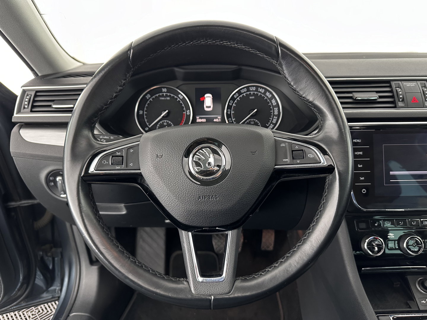 Škoda Superb Combi 1.6 TDI Clever Edition [⚠️] (INCL-BTW) Aut. *PANO | FULL-LEATHER | BI-XENON | CAMERA | MEMORY-PACK | KEYLESS | DAB+ | NAVI-FULLMAP | ECC | PDC | CRUISE | TOWBAR | SPORT-SEATS | 17''ALU*