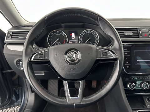 Škoda Superb Combi 1.6 TDI Clever Edition [⚠️] (INCL-BTW) Aut. *PANO | FULL-LEATHER | BI-XENON | CAMERA | MEMORY-PACK | KEYLESS | DAB+ | NAVI-FULLMAP | ECC | PDC | CRUISE | TOWBAR | SPORT-SEATS | 17''ALU*