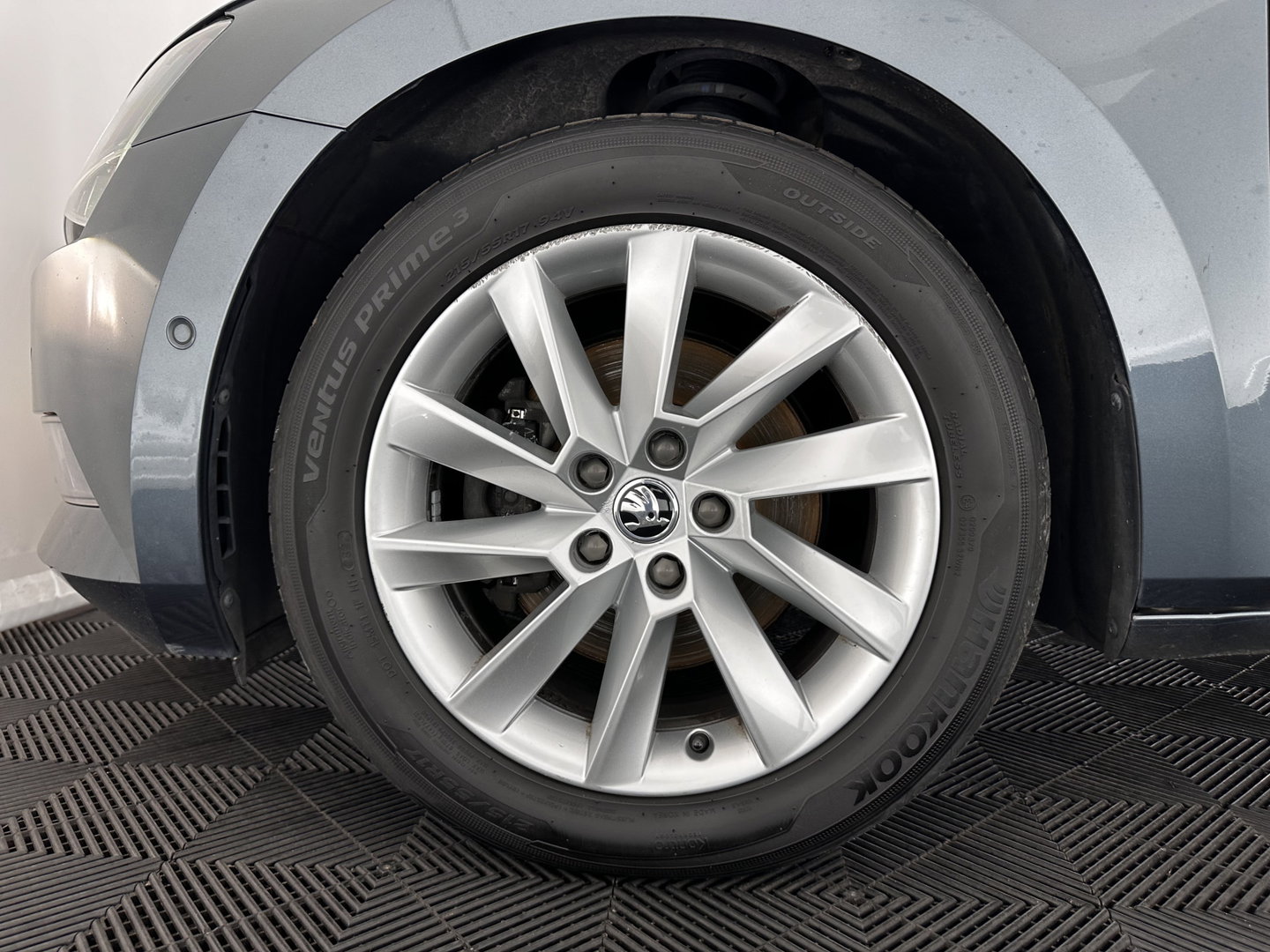 Škoda Superb Combi 1.6 TDI Clever Edition [⚠️] (INCL-BTW) Aut. *PANO | FULL-LEATHER | BI-XENON | CAMERA | MEMORY-PACK | KEYLESS | DAB+ | NAVI-FULLMAP | ECC | PDC | CRUISE | TOWBAR | SPORT-SEATS | 17''ALU*
