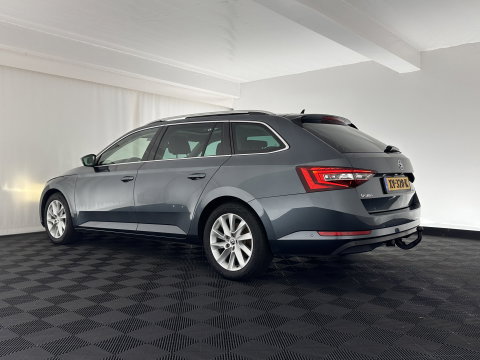 Škoda Superb Combi 1.6 TDI Clever Edition [⚠️] (INCL-BTW) Aut. *PANO | FULL-LEATHER | BI-XENON | CAMERA | MEMORY-PACK | KEYLESS | DAB+ | NAVI-FULLMAP | ECC | PDC | CRUISE | TOWBAR | SPORT-SEATS | 17''ALU*